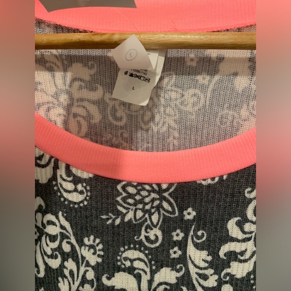 NWT Freckled Poppy Honey Me Women’s Blouse Pullover Gray Pink White Large - Picture 4 of 7